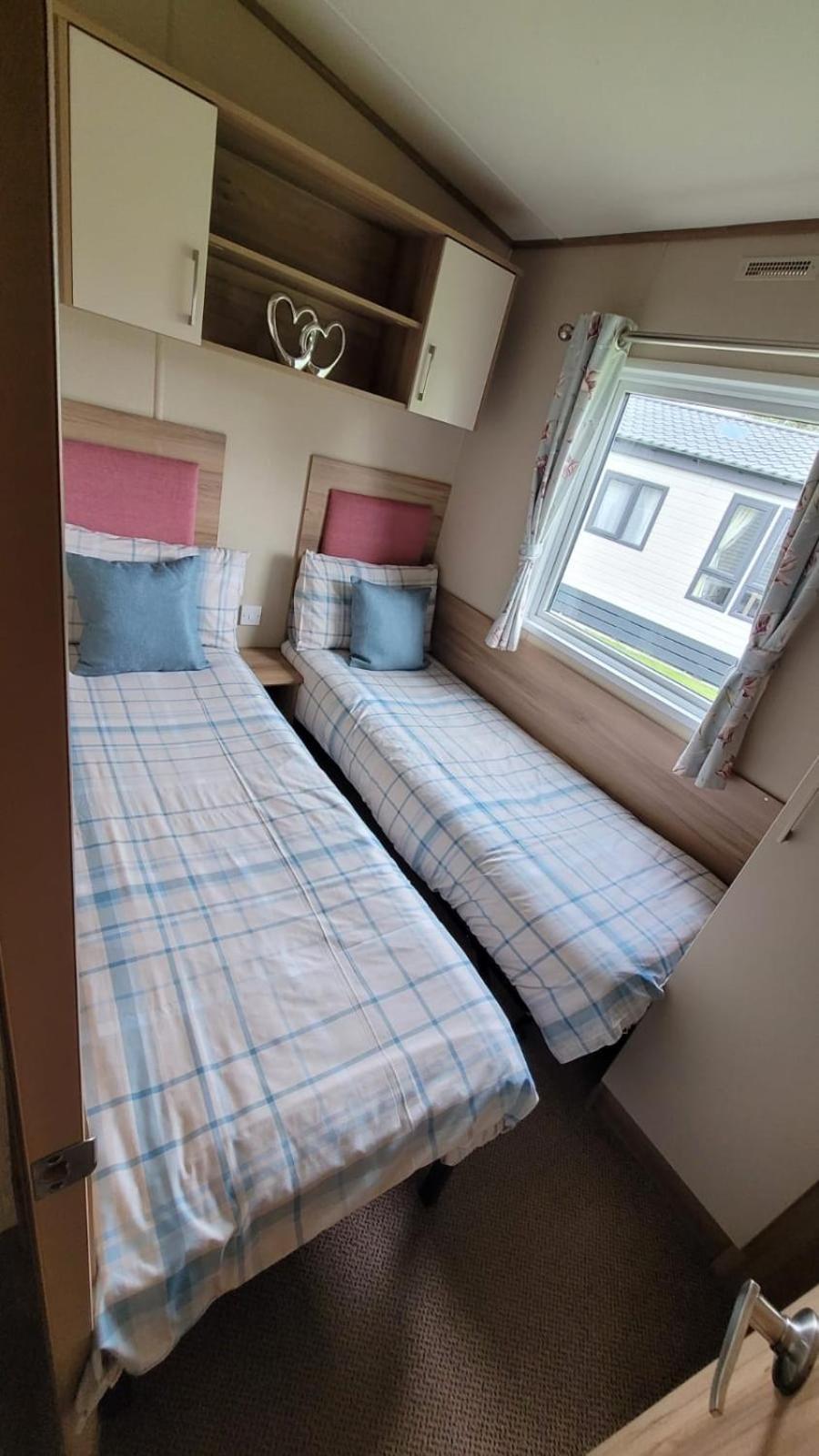 Tattershall Lakes Kingfisher Caravan 8 Berth With Hot Tub & Wifi Экстерьер фото