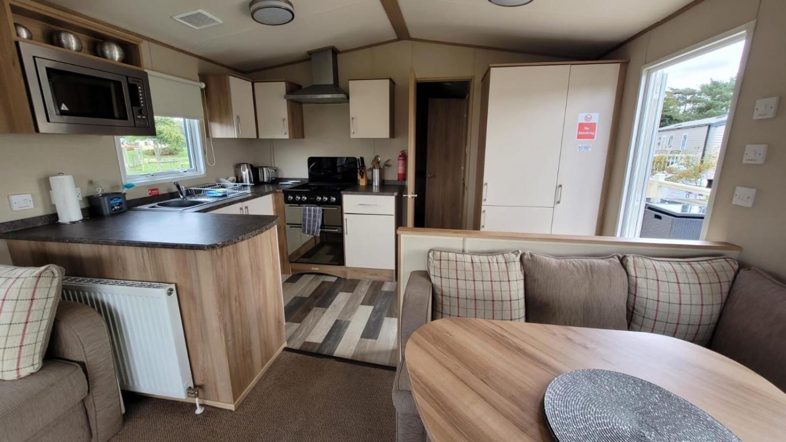 Tattershall Lakes Kingfisher Caravan 8 Berth With Hot Tub & Wifi Экстерьер фото