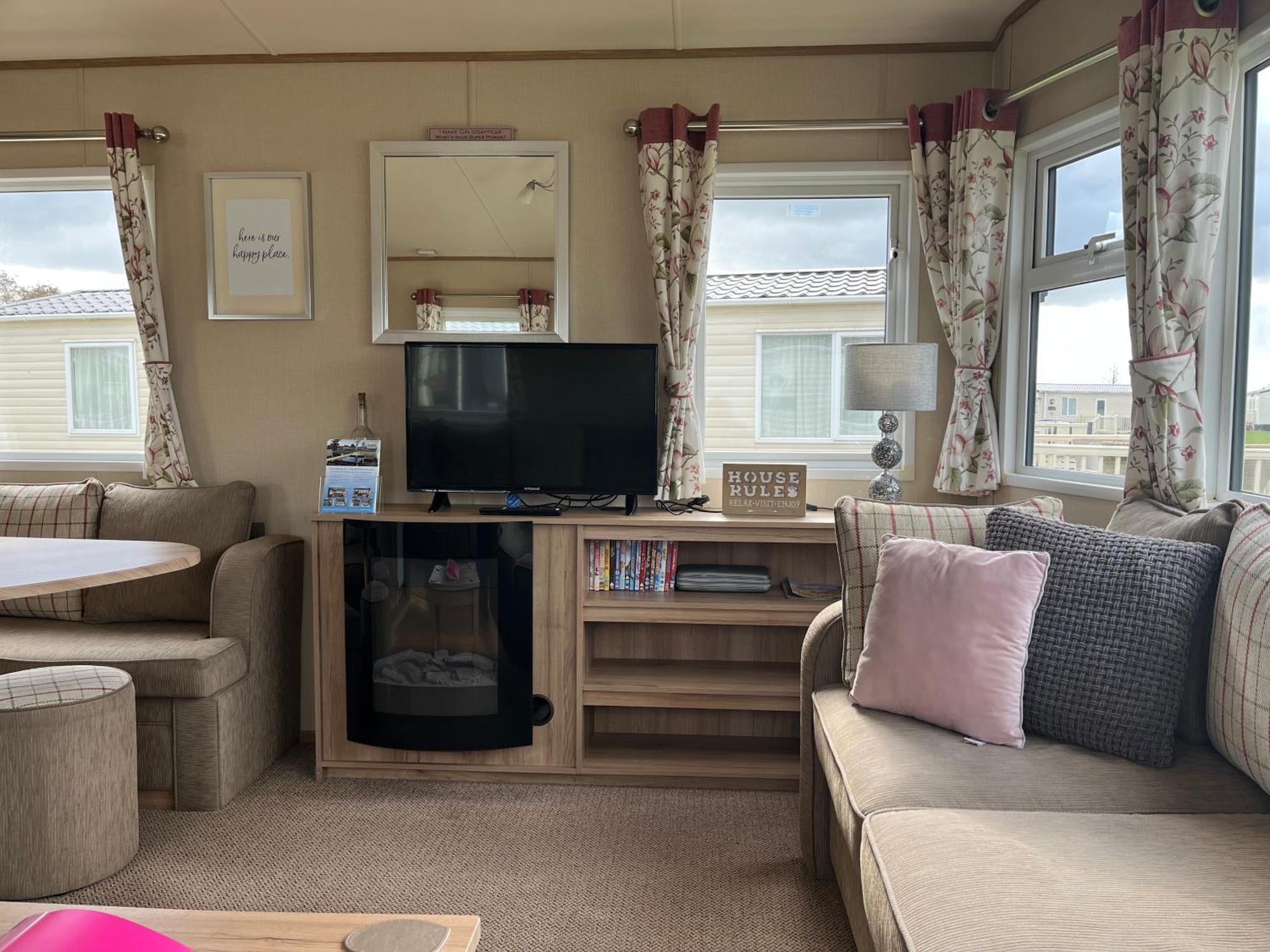 Tattershall Lakes Kingfisher Caravan 8 Berth With Hot Tub & Wifi Экстерьер фото