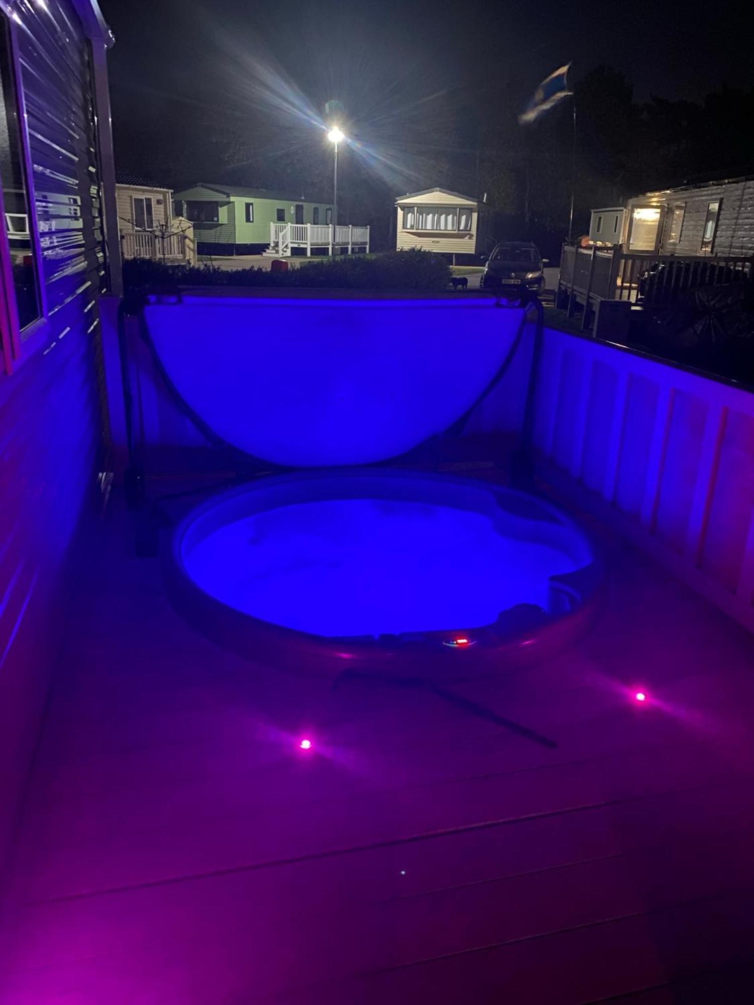 Tattershall Lakes Kingfisher Caravan 8 Berth With Hot Tub & Wifi Экстерьер фото