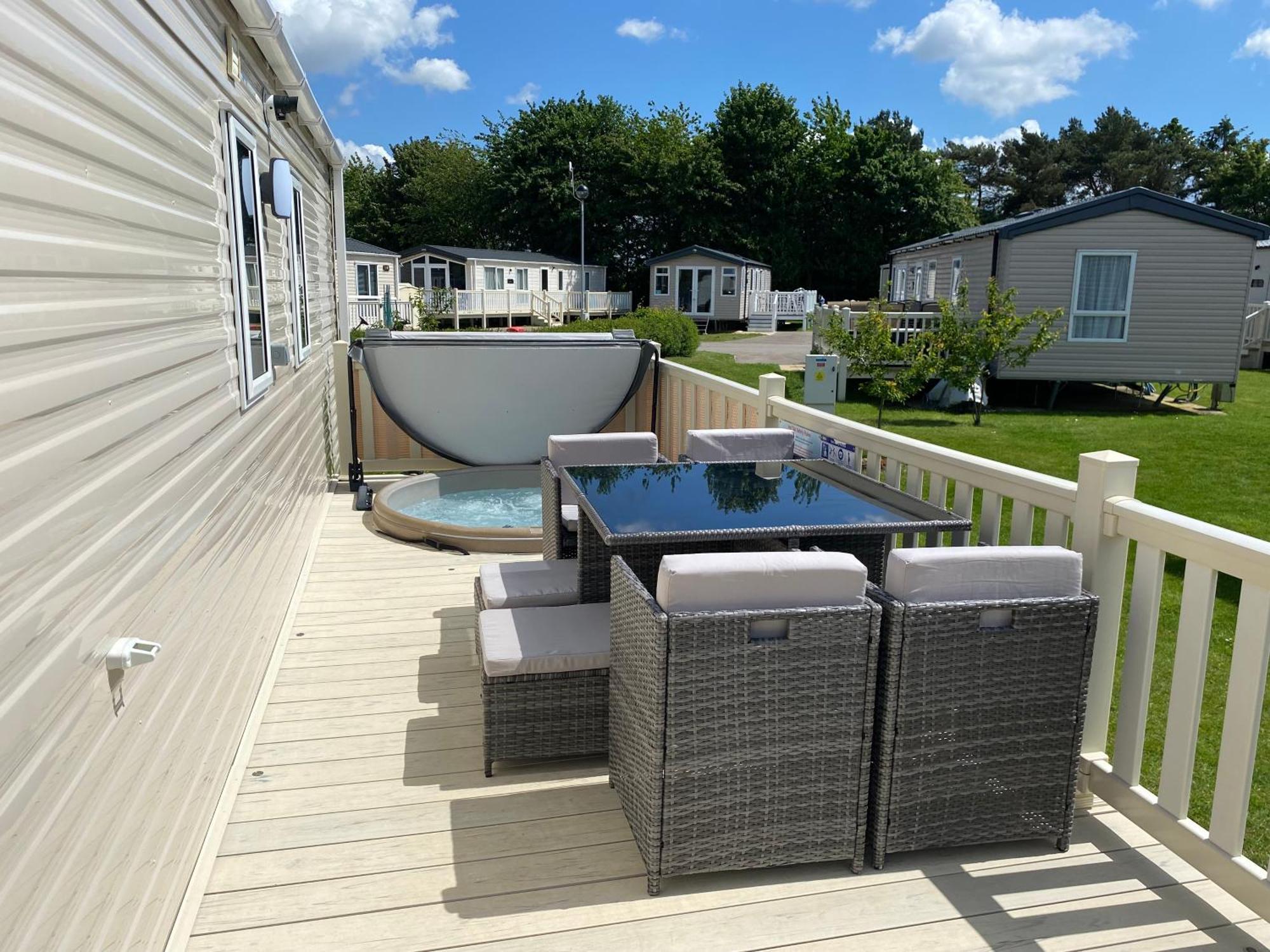 Tattershall Lakes Kingfisher Caravan 8 Berth With Hot Tub & Wifi Экстерьер фото